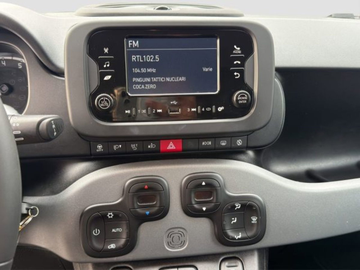 Fiat Panda 1.0 FireFly S&S Hybrid City Cross (17)
