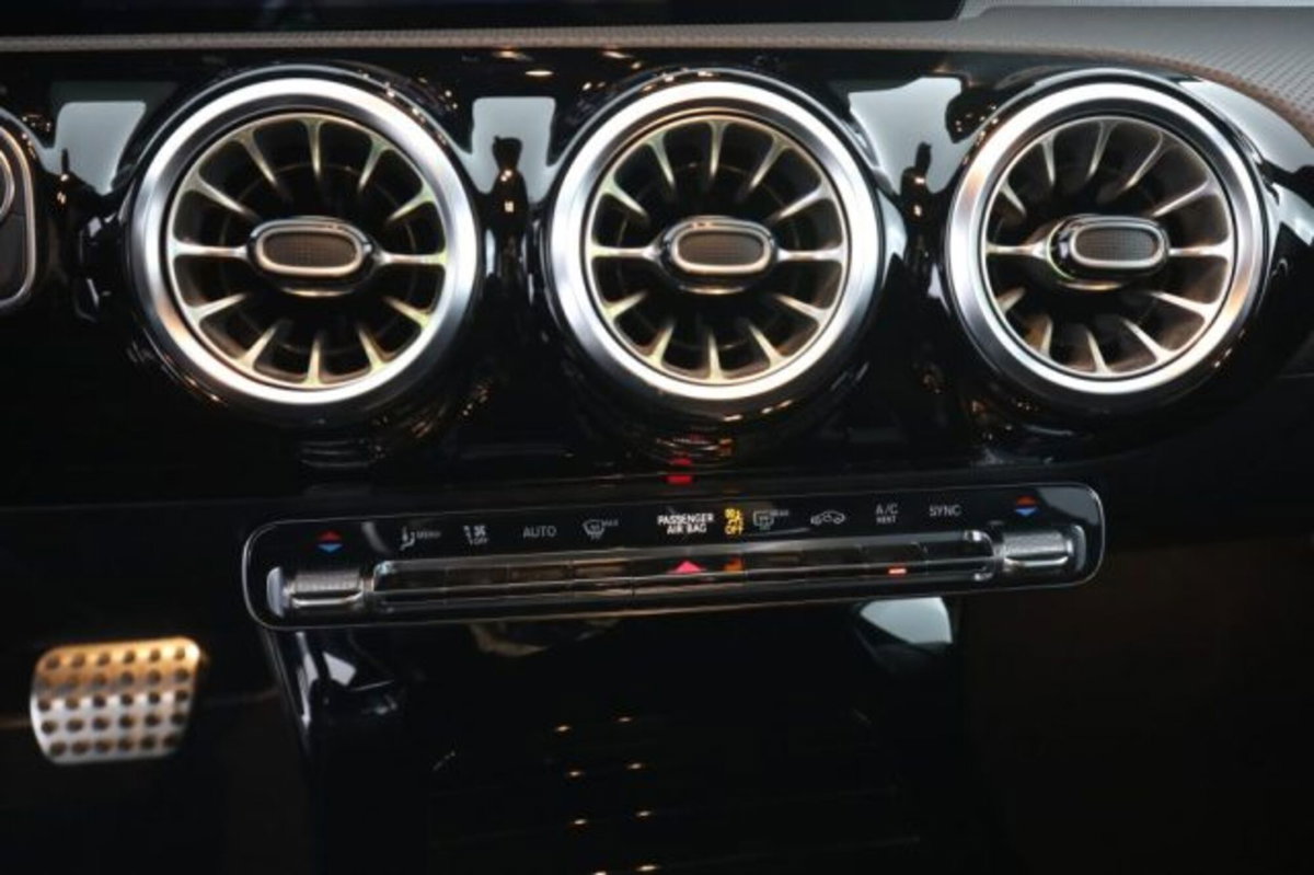 Mercedes-Benz Classe A 180 d Automatic Premium (13)