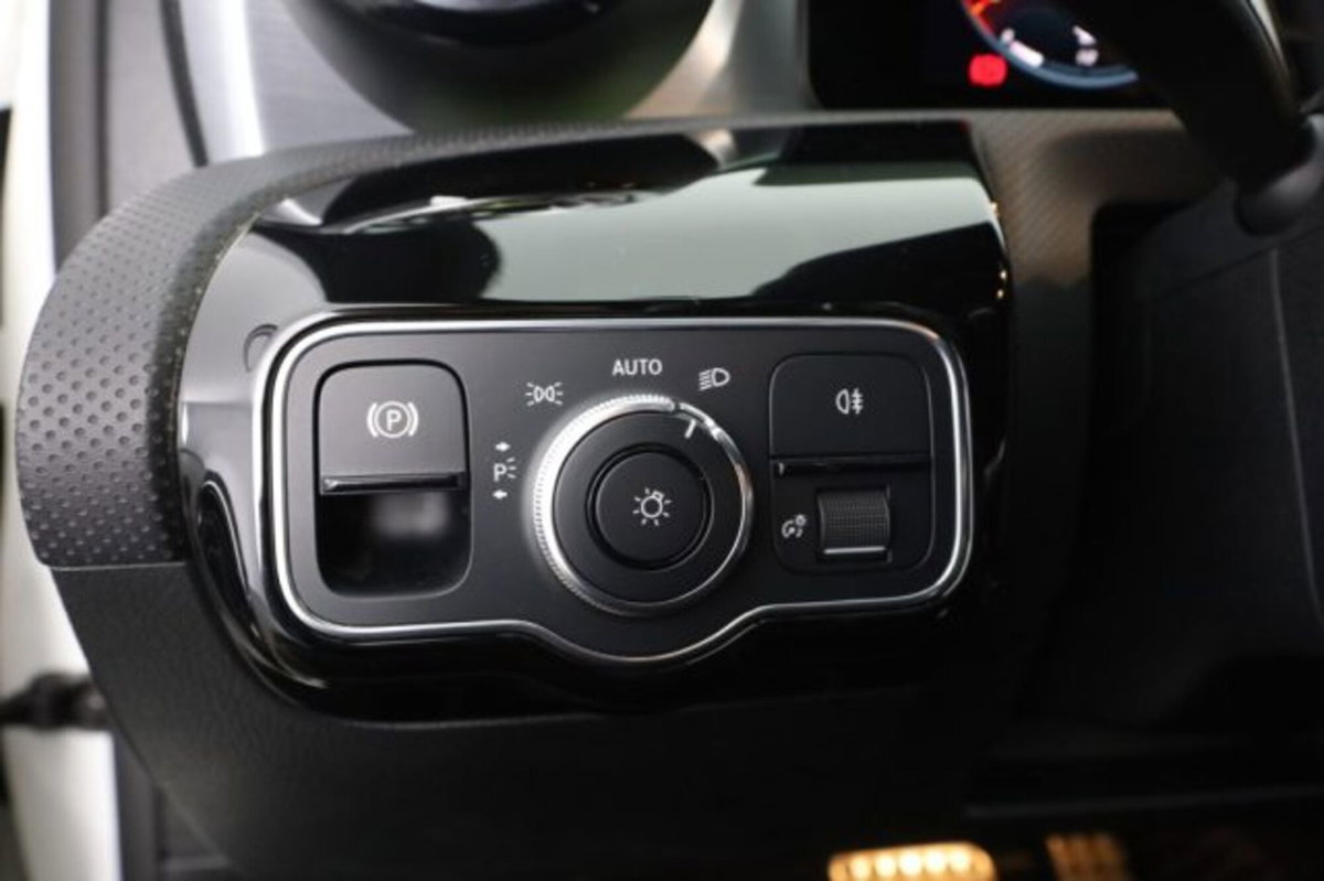 Mercedes-Benz Classe A 180 d Automatic Premium (17)