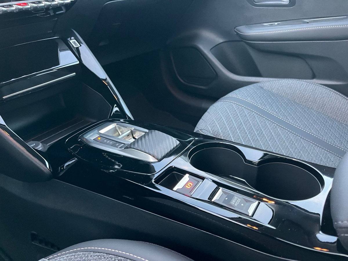 Peugeot 208 PureTech 100 Stop&Start 5 porte Allure (7)