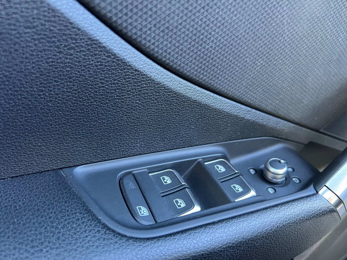 Audi Q2 Q2 35 TDI quattro S tronic Identity Black (14)