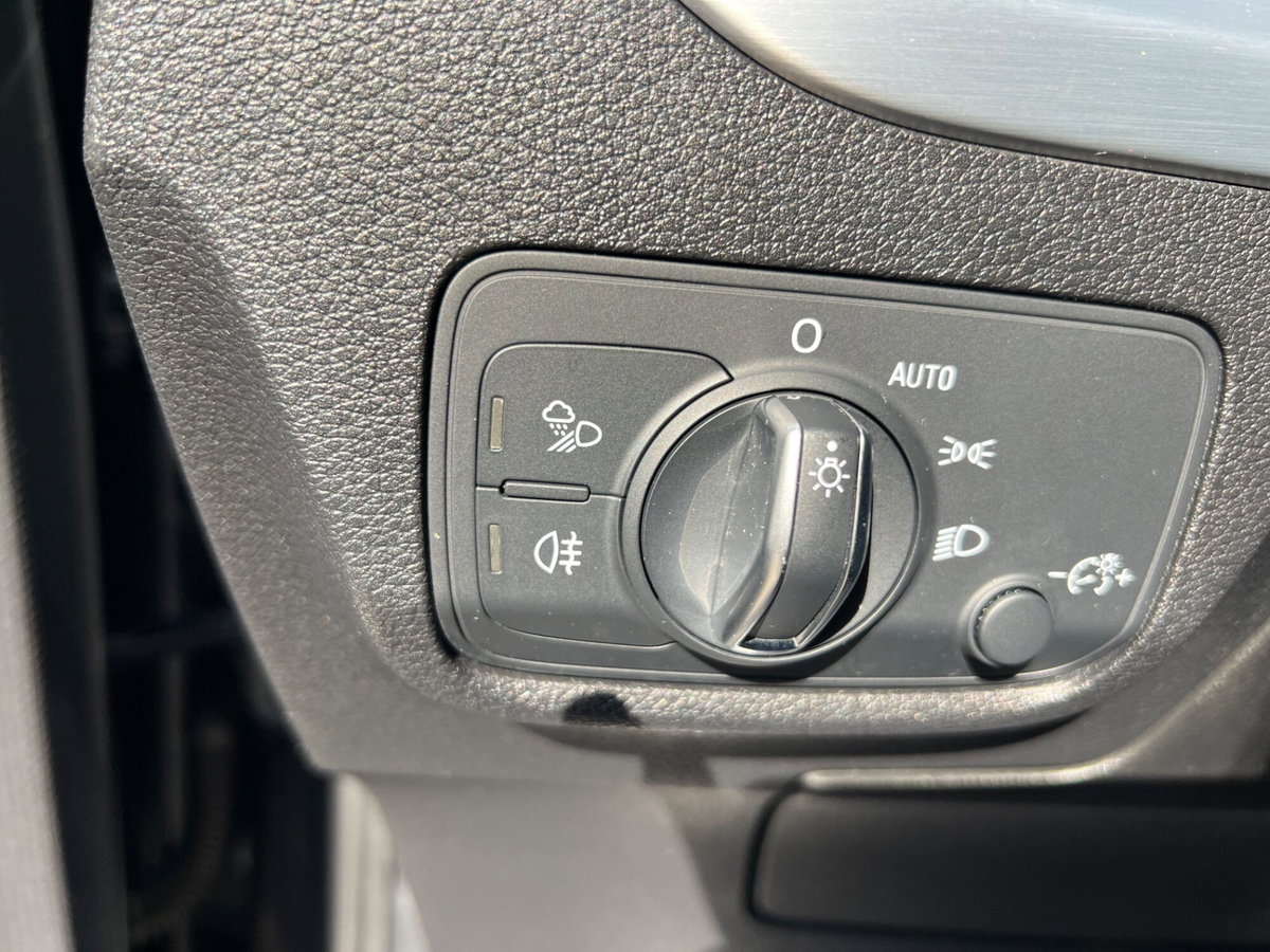 Audi Q2 Q2 35 TDI quattro S tronic Identity Black (15)