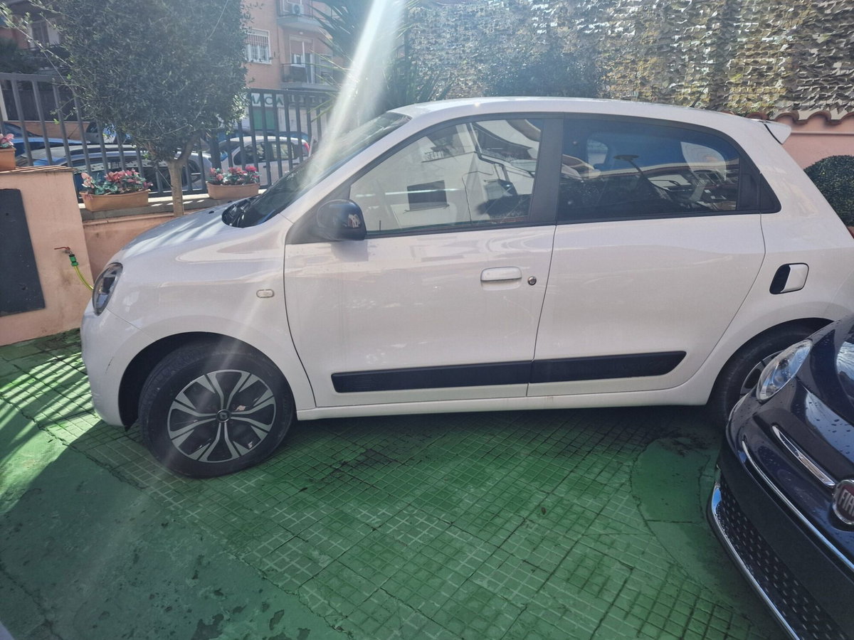 Renault Twingo SCe 65 CV Intens (2)