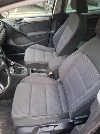 Volkswagen Golf 2.0 TDI 110CV DPF 5p. Highline (9)