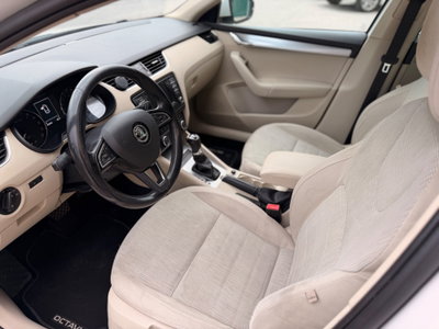 Skoda Octavia Station Wagon 1.6 TDI CR 105 CV Wagon Elegance (8)