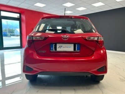 Toyota Yaris 1.0 72 CV 5 porte Lounge (7)