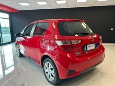 Toyota Yaris 1.0 72 CV 5 porte Lounge (8)