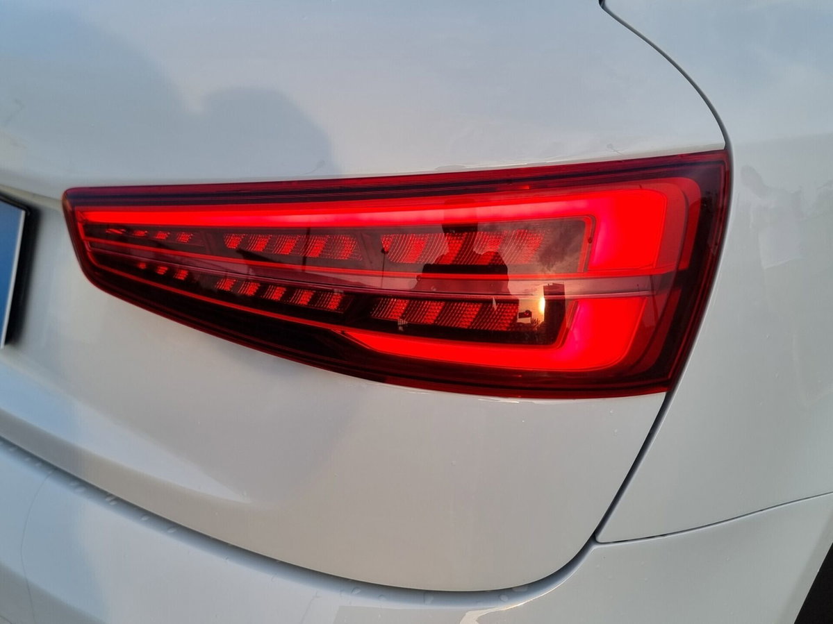 Audi Q3 2.0 TDI 120 CV Business (11)