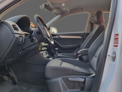 Audi Q3 2.0 TDI 120 CV Business (13)