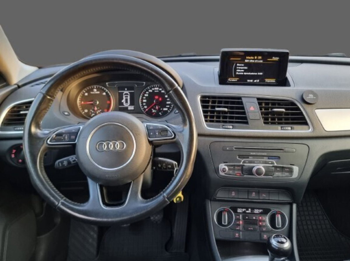 Audi Q3 2.0 TDI 120 CV Business (15)