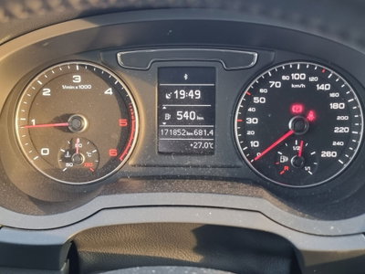Audi Q3 2.0 TDI 120 CV Business (16)