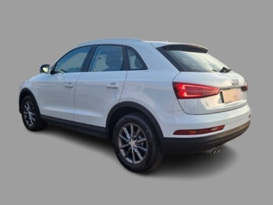 Audi Q3 2.0 TDI 120 CV Business (5)