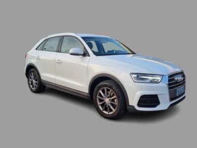 Audi Q3 2.0 TDI 120 CV Business (9)