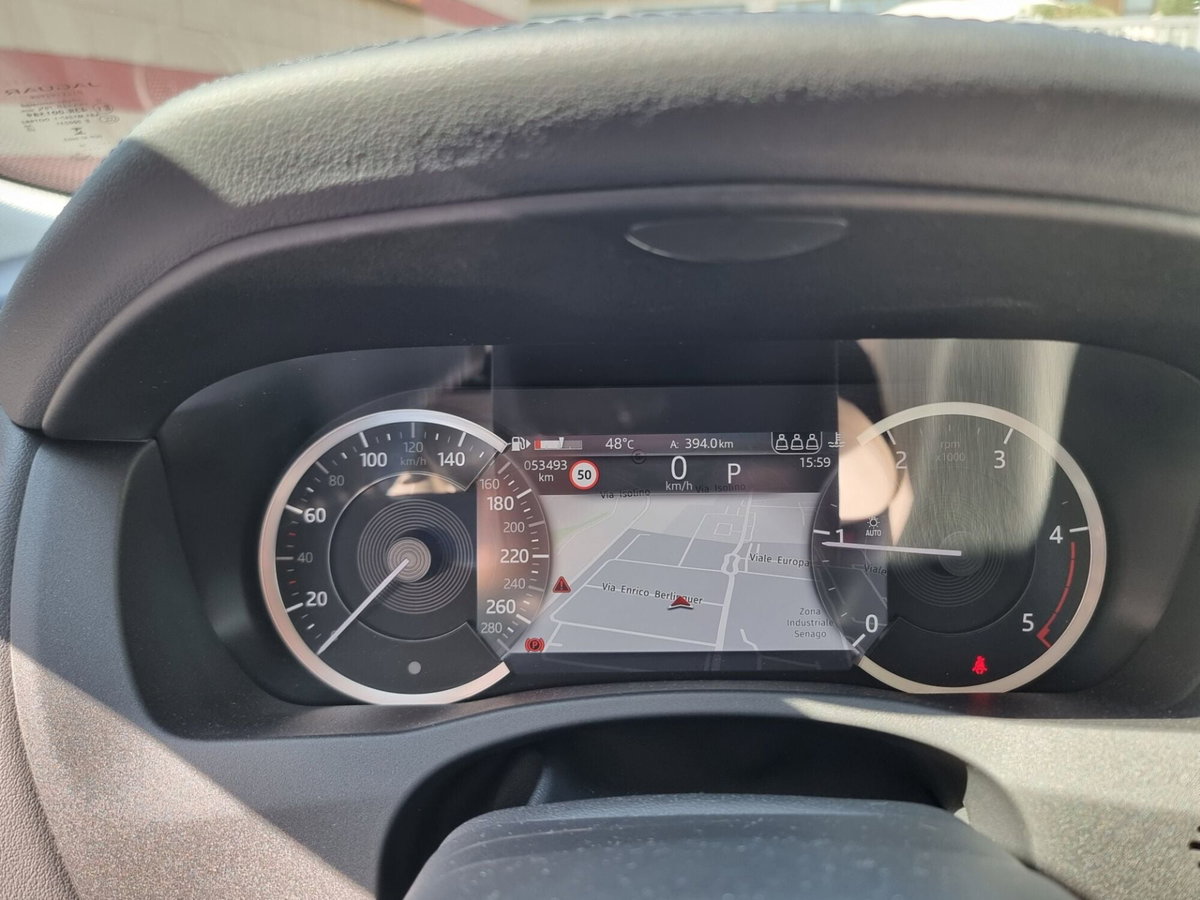 Jaguar XE 2.0 D 204 CV aut. SE (20)