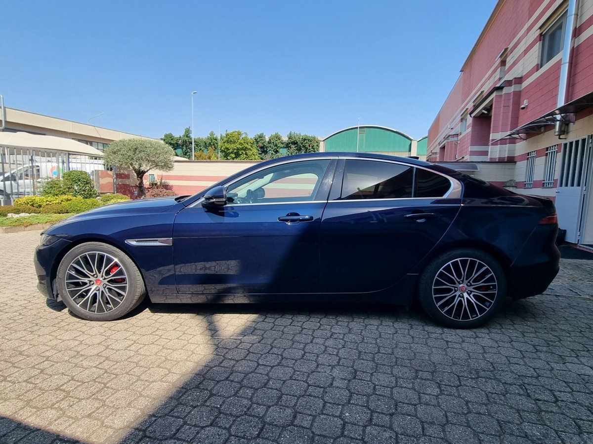 Jaguar XE 2.0 D 204 CV aut. SE (4)