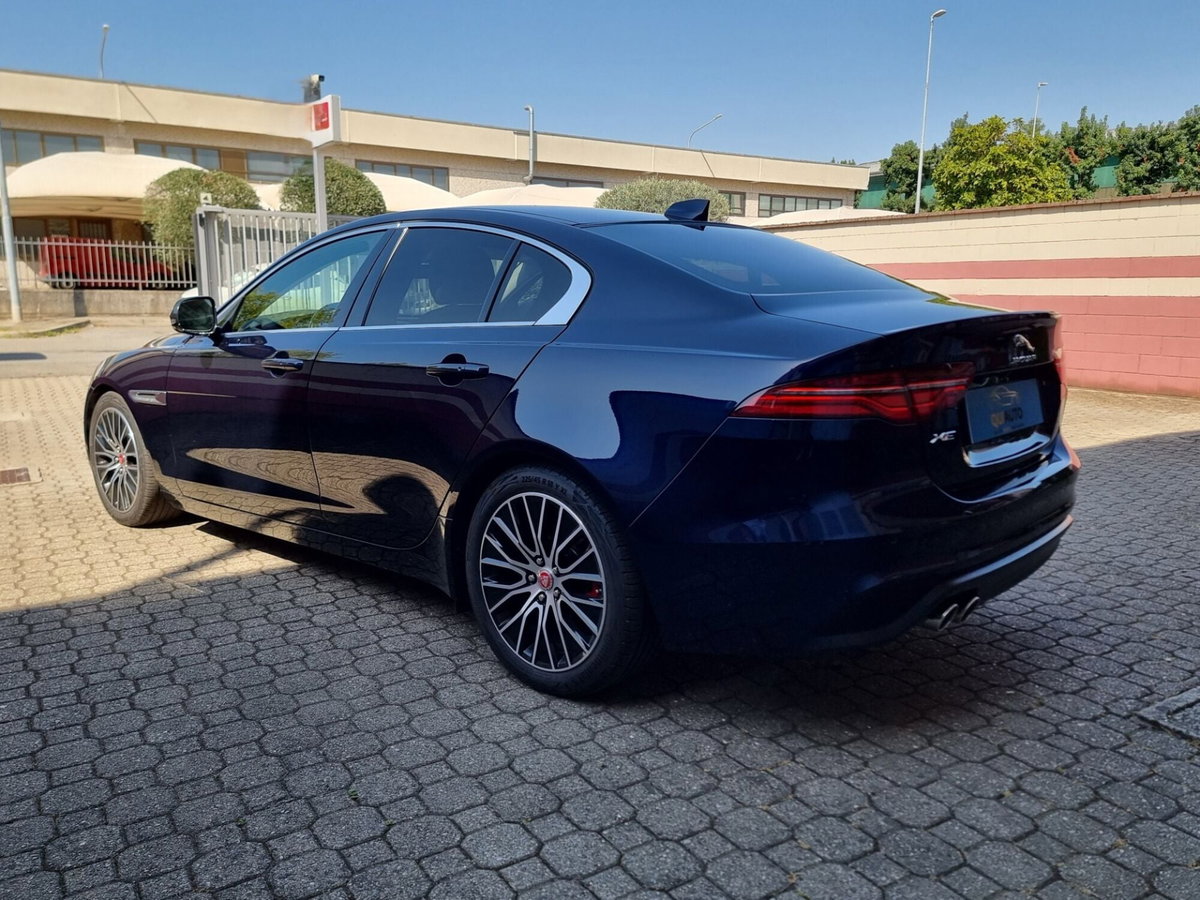 Jaguar XE 2.0 D 204 CV aut. SE (5)