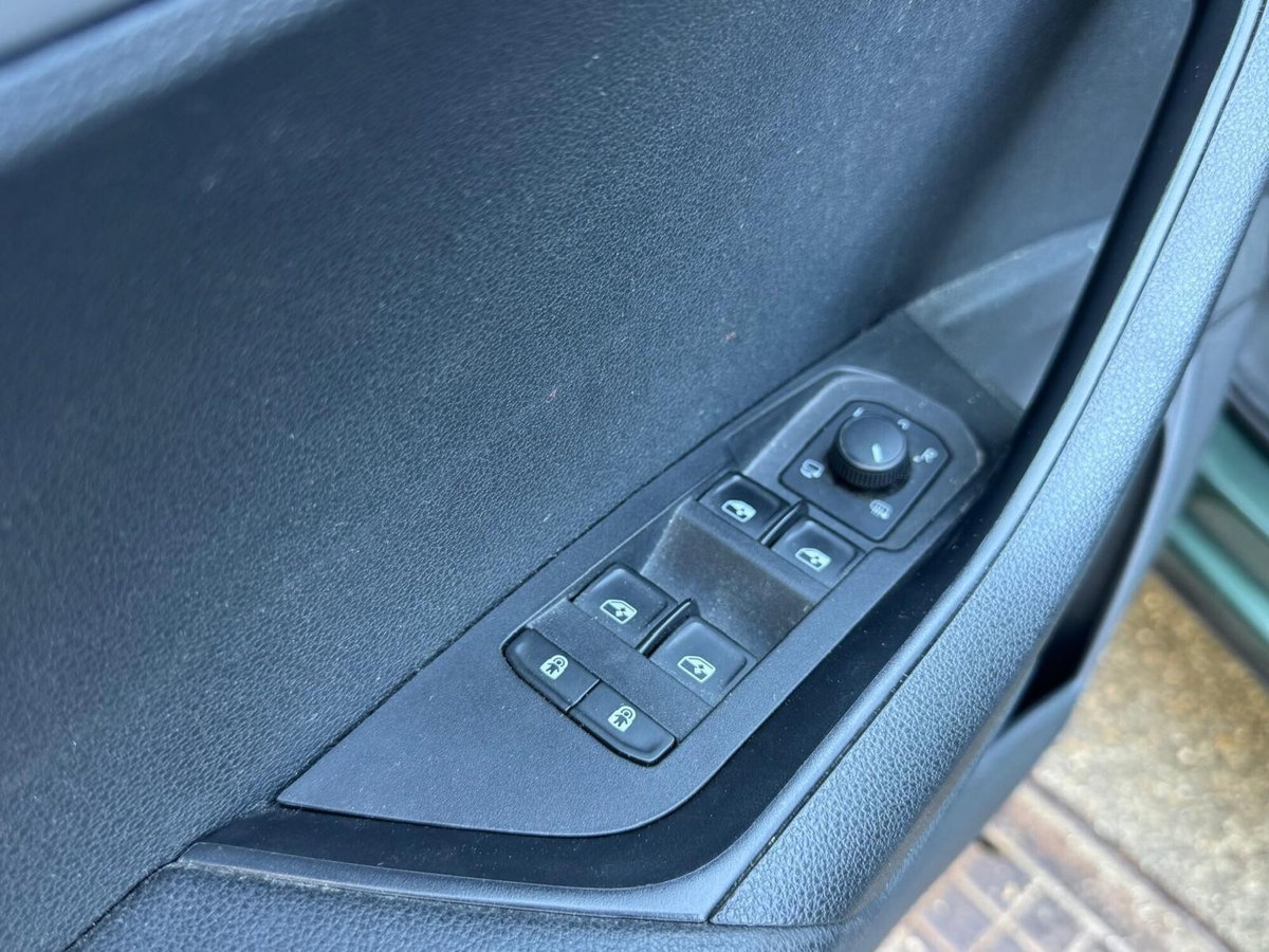 Skoda Karoq 1.6 TDI SCR DSG Executive (14)