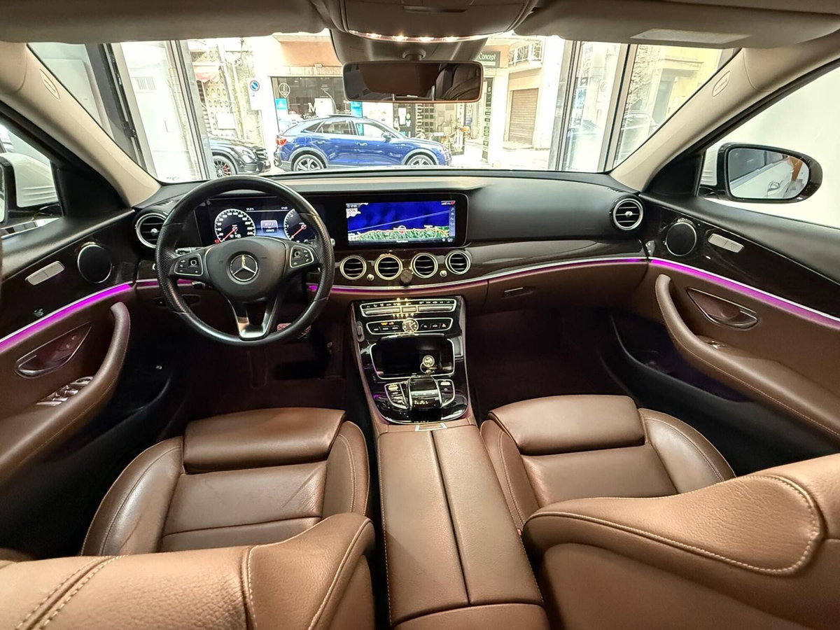 Mercedes-Benz Classe E 220 d 4Matic Auto AMG Line (19)