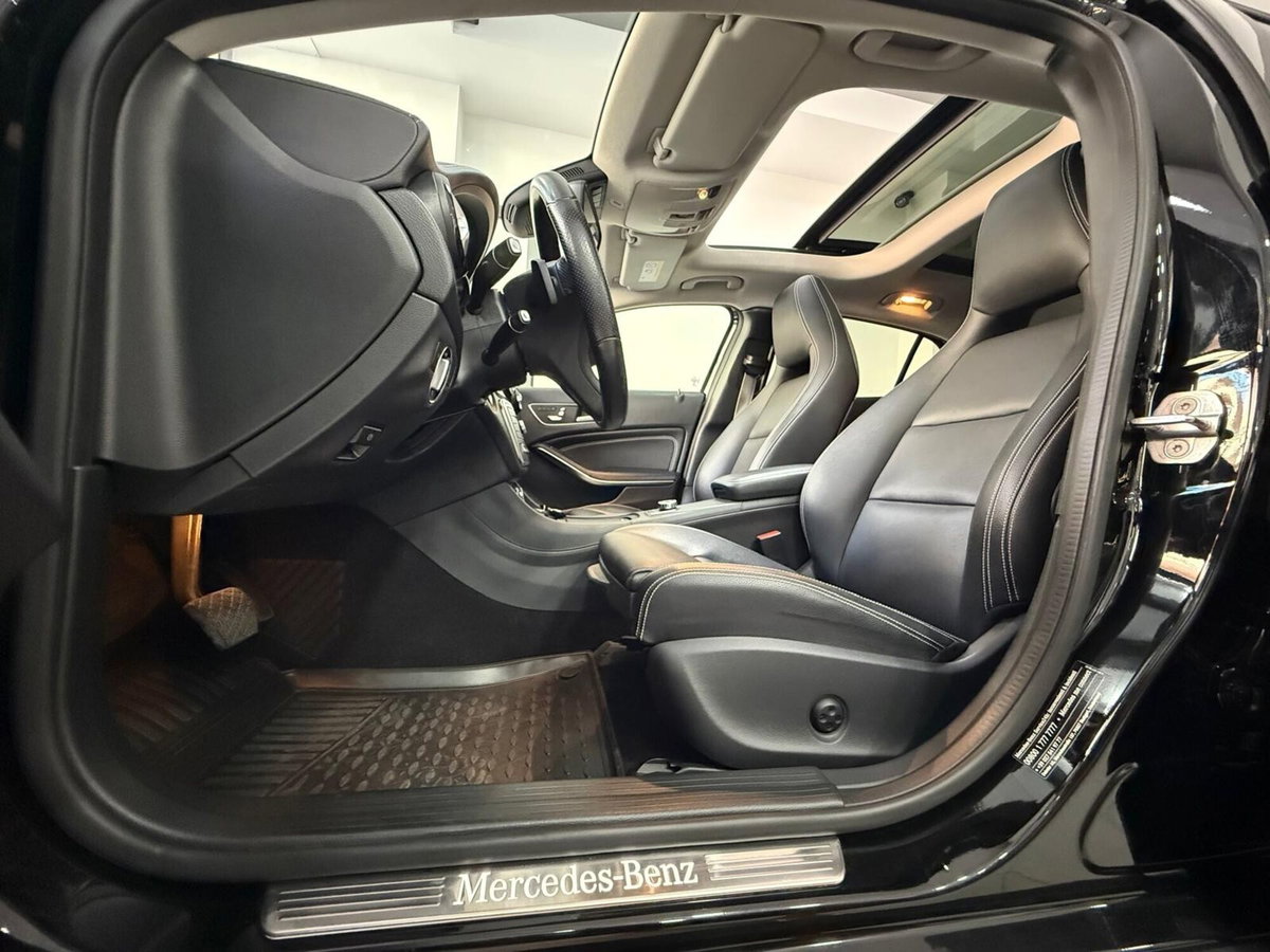 Mercedes-Benz GLA SUV 200 d Automatic Premium (18)