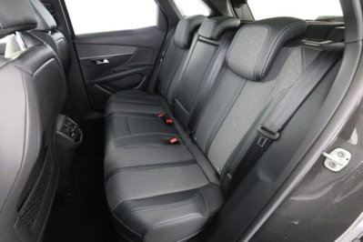 Peugeot 3008 Hybrid 225 e-EAT8 Allure (3)