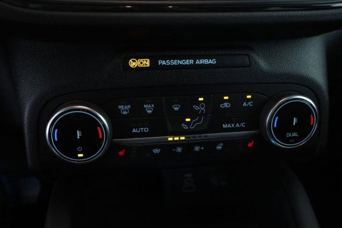 Ford Kuga 2.5 Plug In Hybrid 225 CV CVT 2WD ST-Line (12)