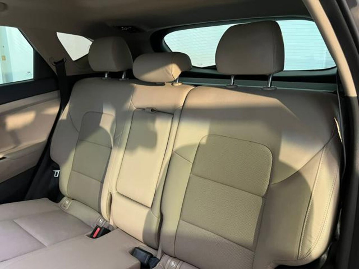Hyundai Tucson 2.0 CRDi 4WD aut. XPossible (9)