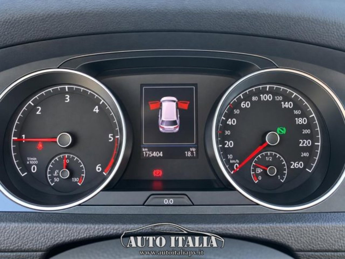 Volkswagen Golf Variant 1.6 TDI 115 CV DSG Executive BlueMotion Tech. (16)