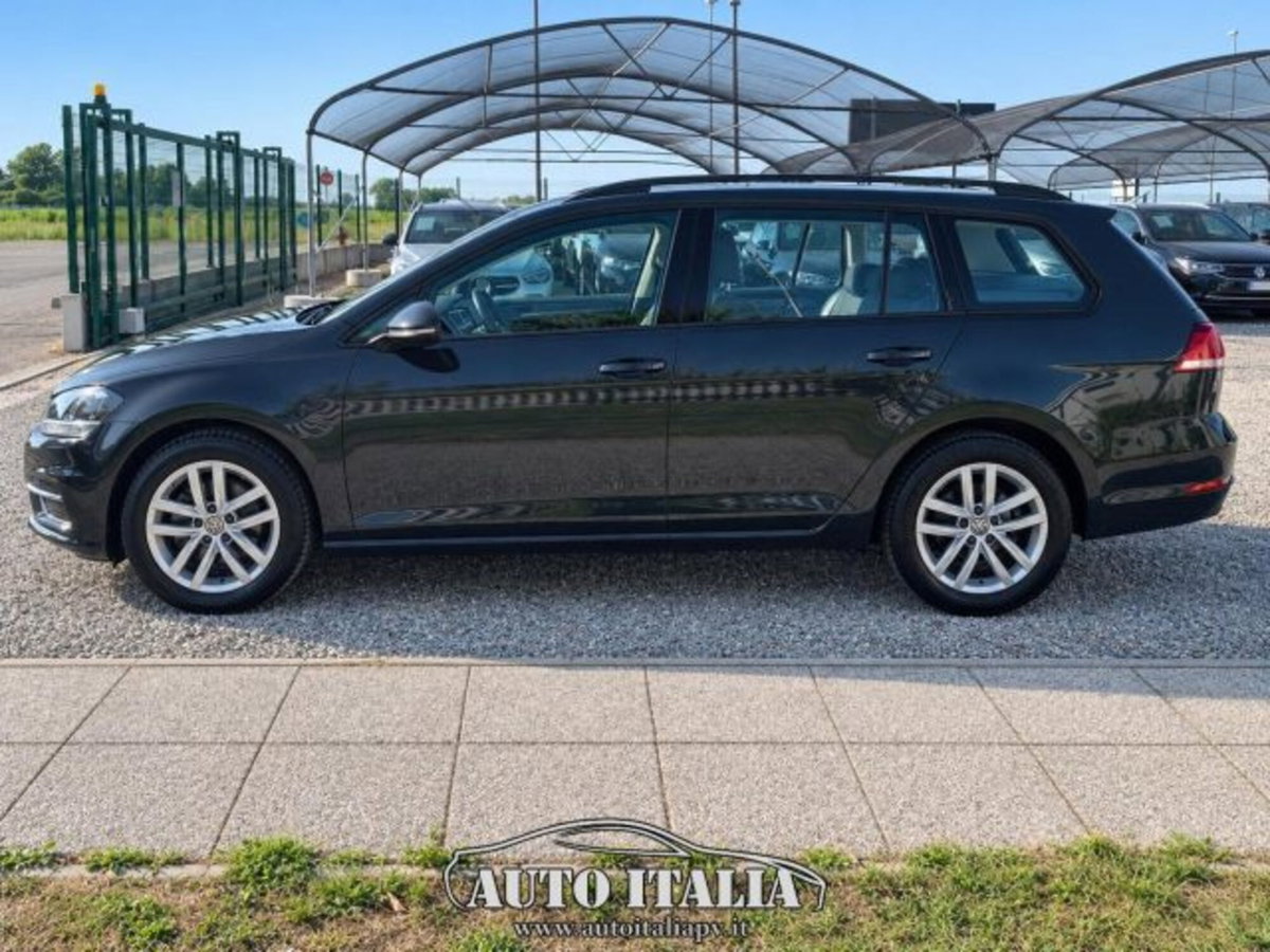 Volkswagen Golf Variant 1.6 TDI 115 CV DSG Executive BlueMotion Tech. (9)