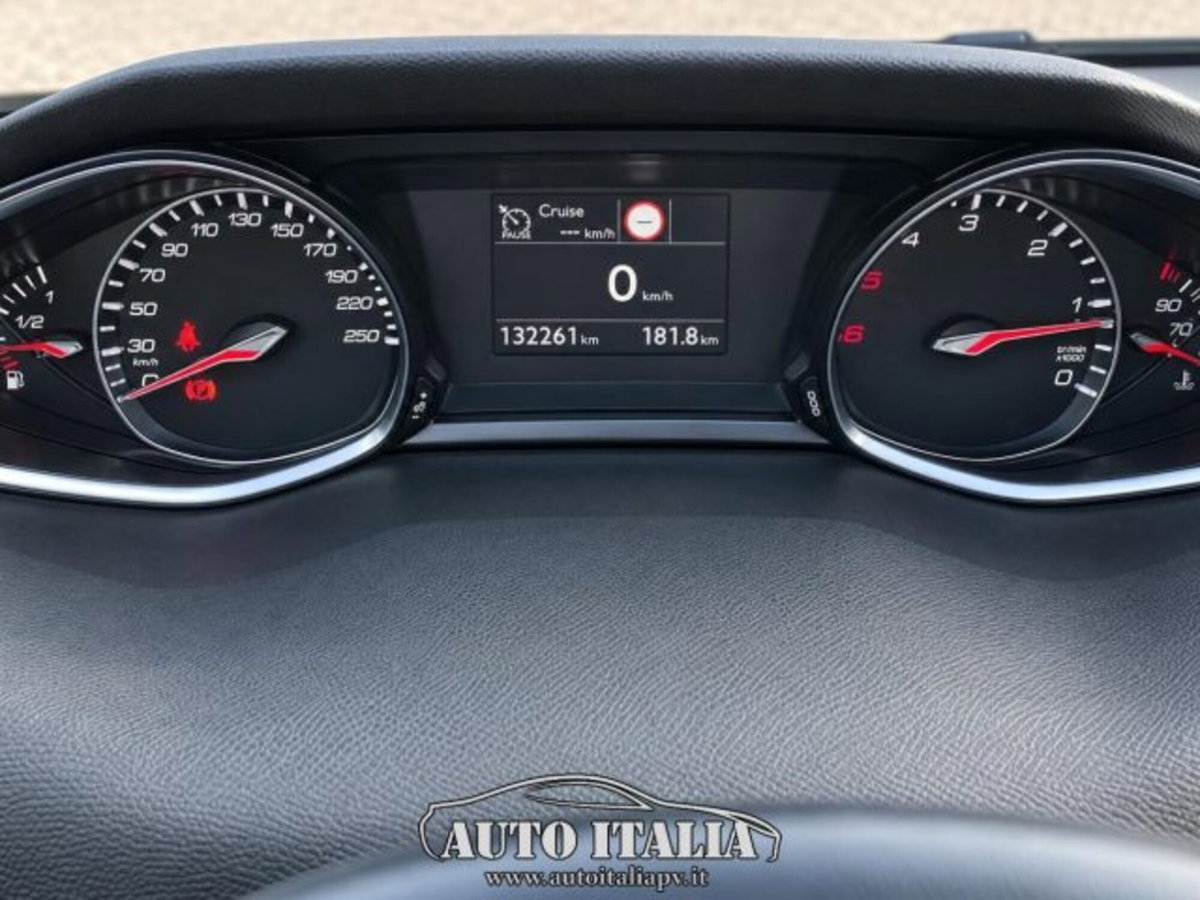 Peugeot 308 SW BlueHDi 130 S&S Allure (17)