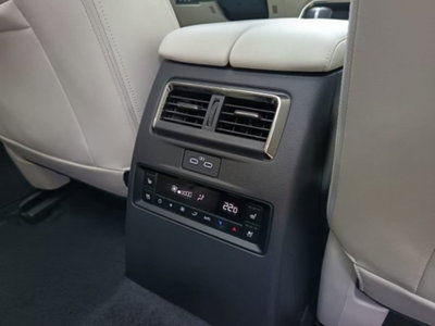 Mazda CX-80 3.3 m-hybrid boost Takumi Plus auto (16)
