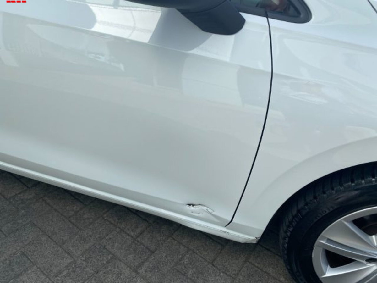 Volkswagen Golf Variant 2.0 TDI SCR DSG Life (4)