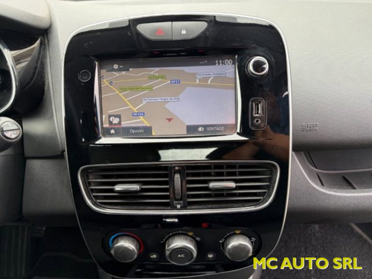 Renault Clio TCe 12V 90 CV GPL 5 porte Moschino Zen (11)