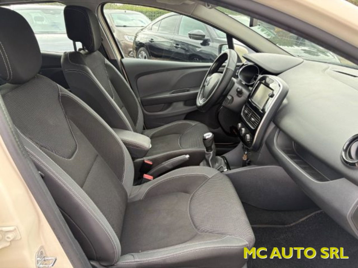 Renault Clio TCe 12V 90 CV GPL 5 porte Moschino Zen (9)