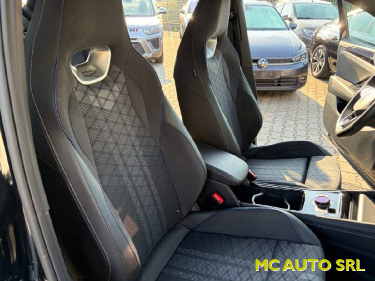 Volkswagen Tiguan 2.0 TDI 150 CV SCR DSG 4MOTION R-Line (11)