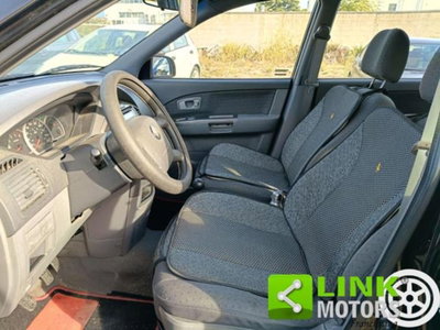 Kia Carens 2.0 16V CRDi LX (13)