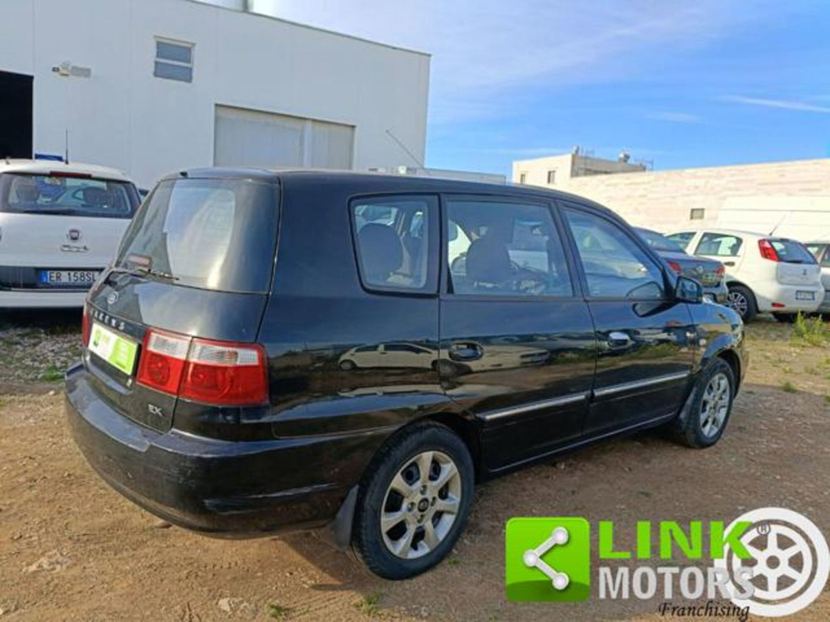 Kia Carens 2.0 16V CRDi LX (15)