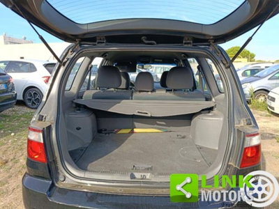 Kia Carens 2.0 16V CRDi LX (18)