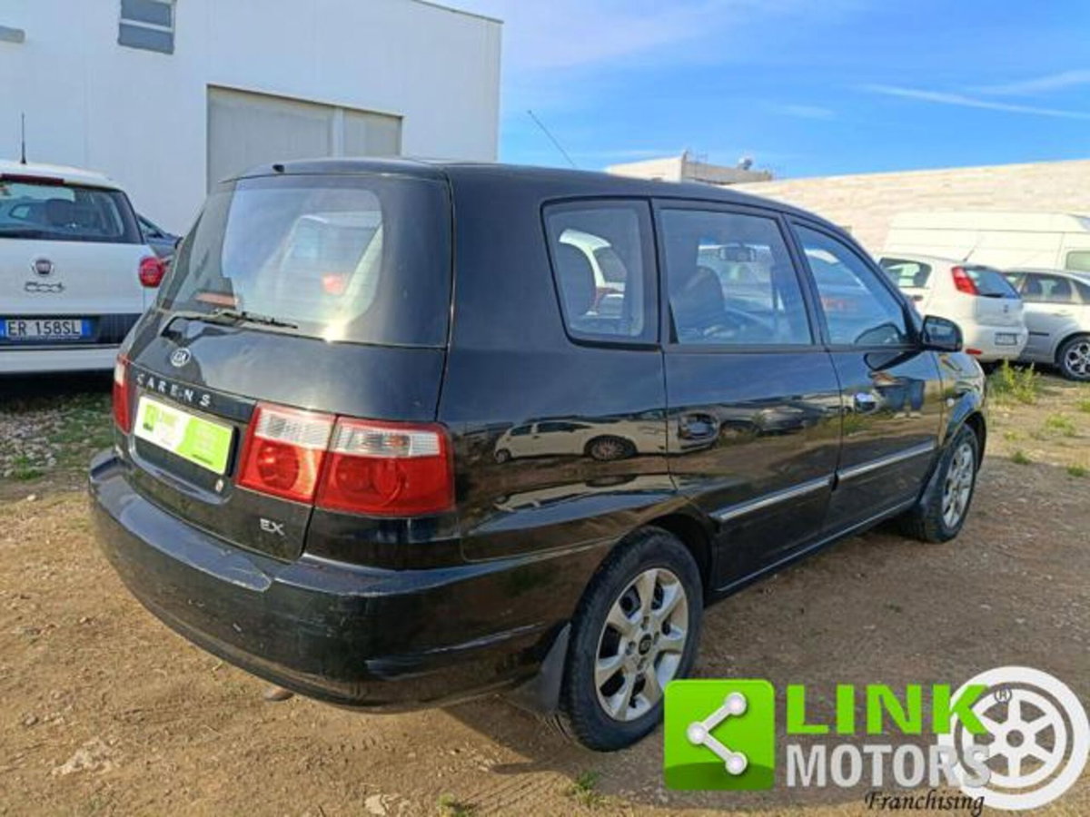 Kia Carens 2.0 16V CRDi LX (4)