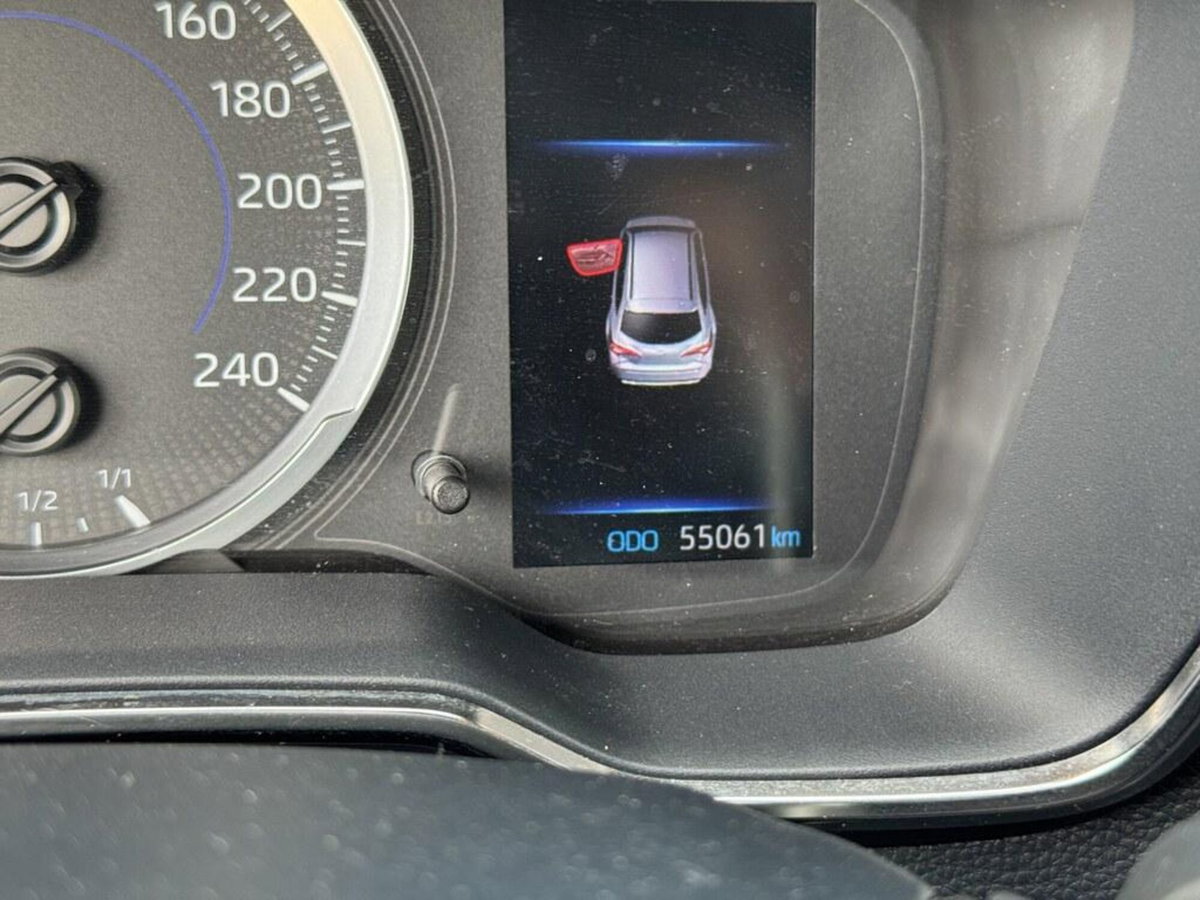 Toyota Corolla Touring Sports 1.8 Hybrid Business (9)