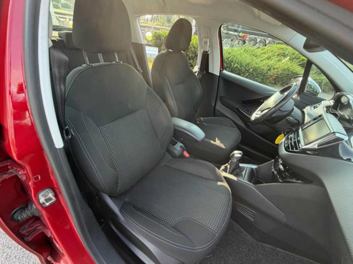 Peugeot 208 82 5 porte Allure (14)
