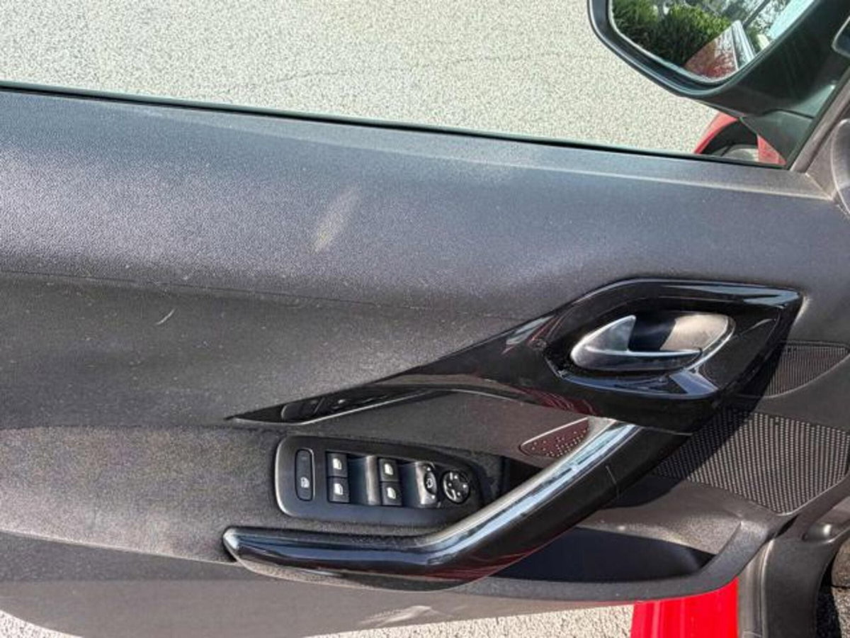 Peugeot 208 82 5 porte Allure (17)