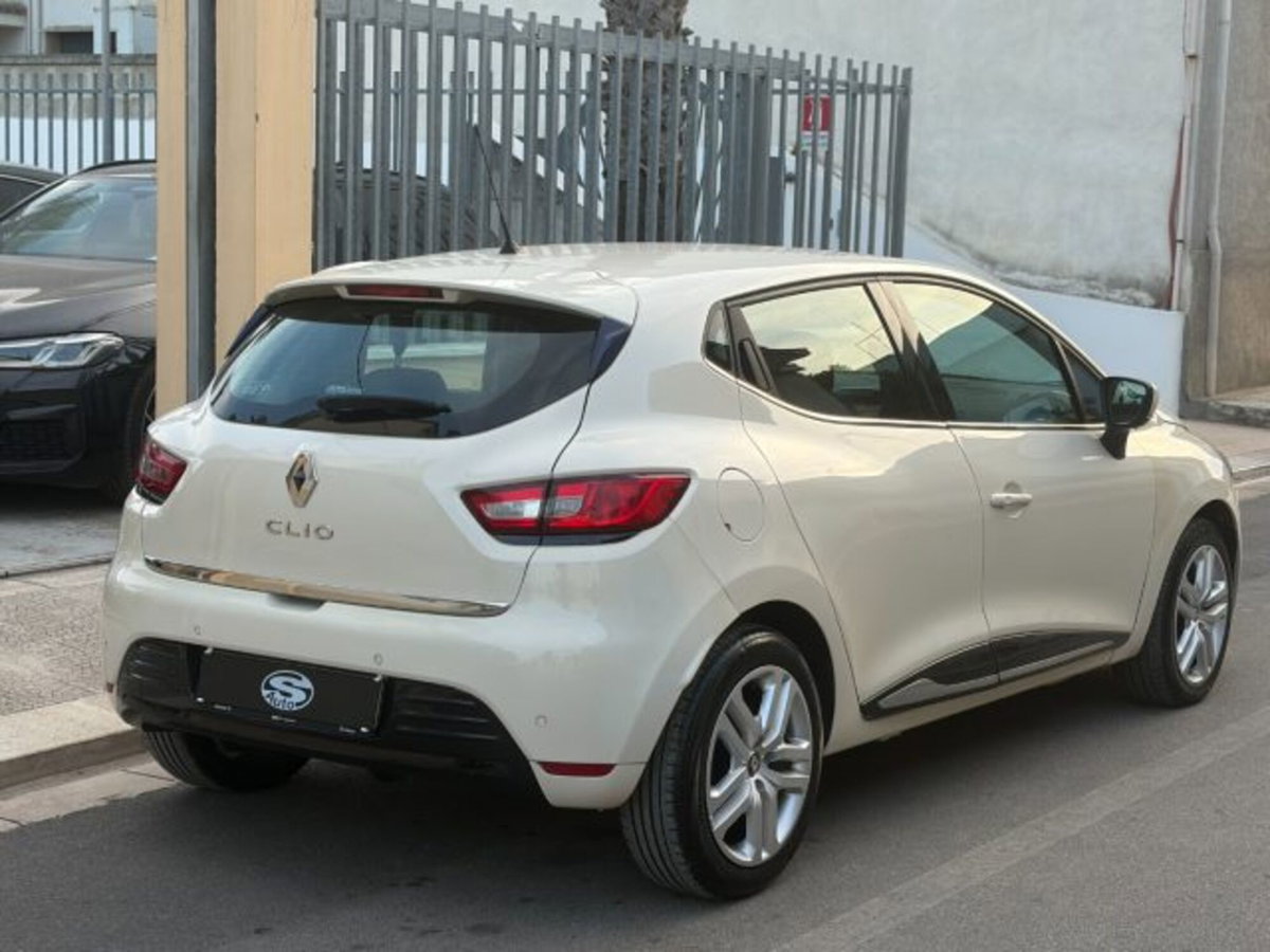 Renault Clio dCi 8V 75 CV Start&Stop 5 porte Energy Intens (3)
