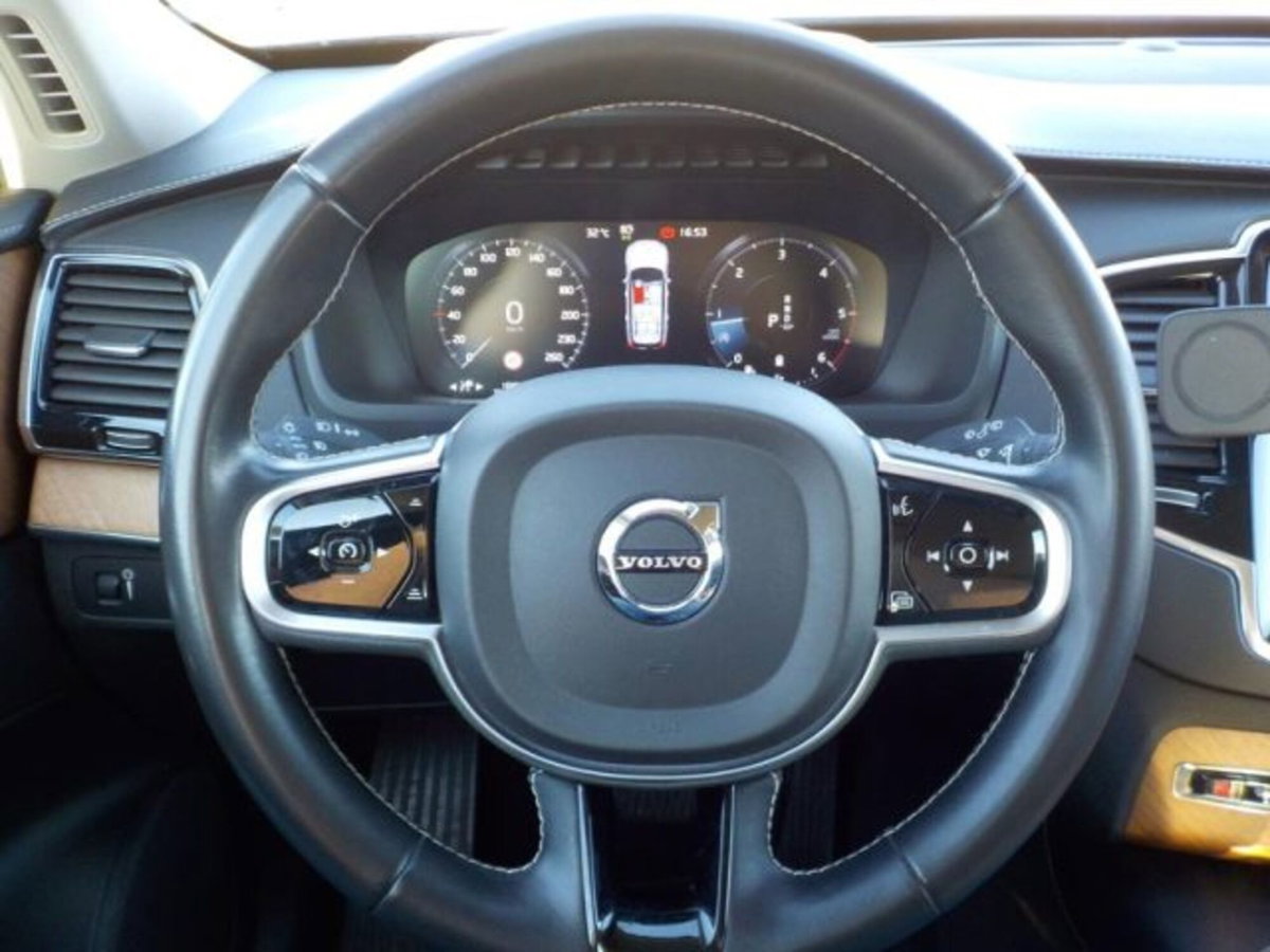 Volvo XC90 B5 (d) AWD Geartronic 7 posti Inscription (18)