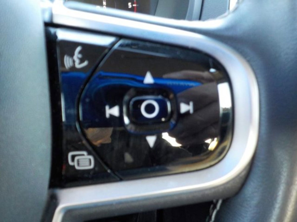 Volvo XC90 B5 (d) AWD Geartronic 7 posti Inscription (19)