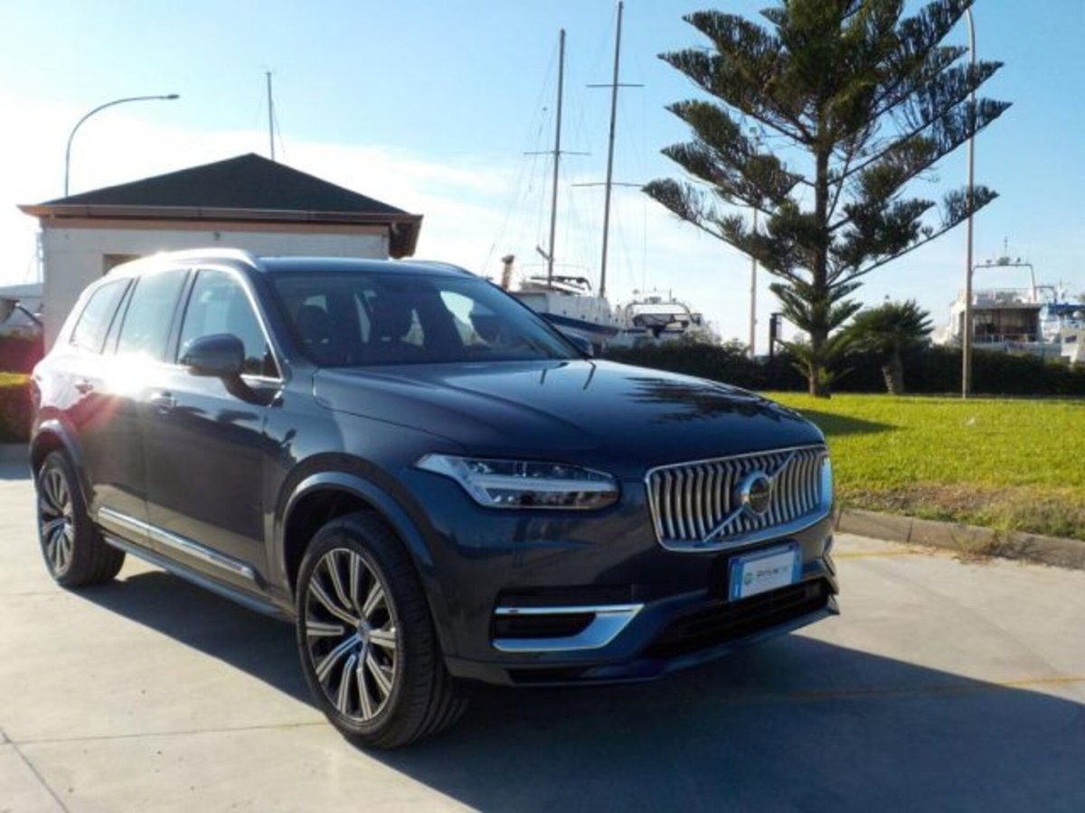 Volvo XC90 B5 (d) AWD Geartronic 7 posti Inscription (3)