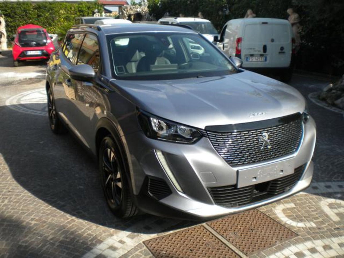 Peugeot 2008 1.2 puretech Allure s&s 100cv (16)