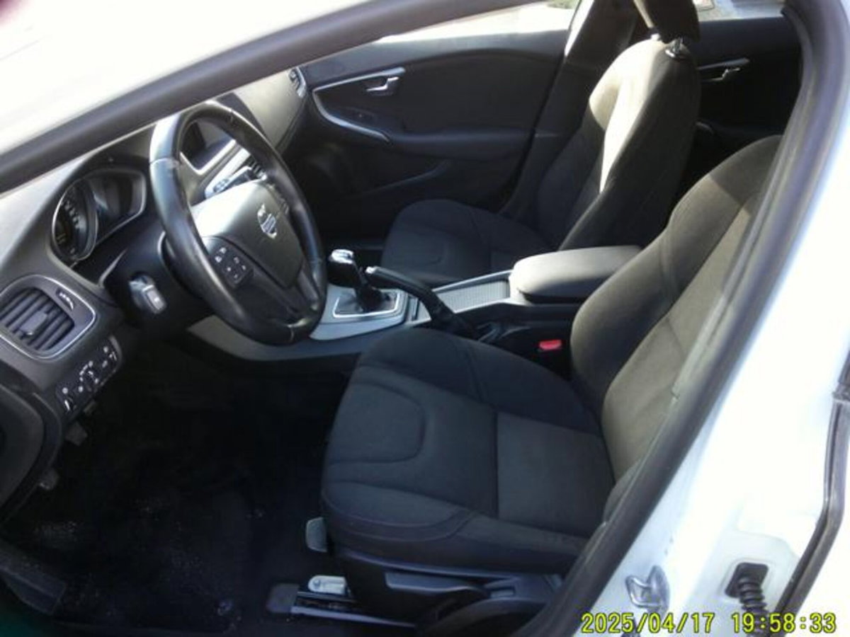 Volvo V40 D2 (14)