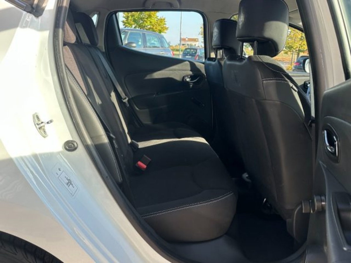 Renault Clio 1.5 dCi 8V 75CV 5 porte Costume National (16)