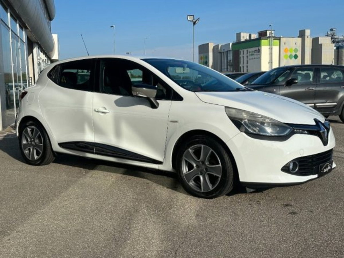 Renault Clio 1.5 dCi 8V 75CV 5 porte Costume National (2)