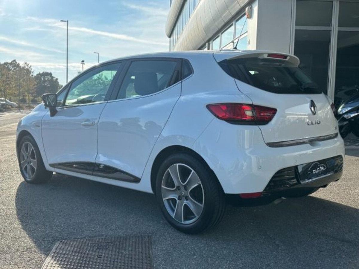 Renault Clio 1.5 dCi 8V 75CV 5 porte Costume National (6)